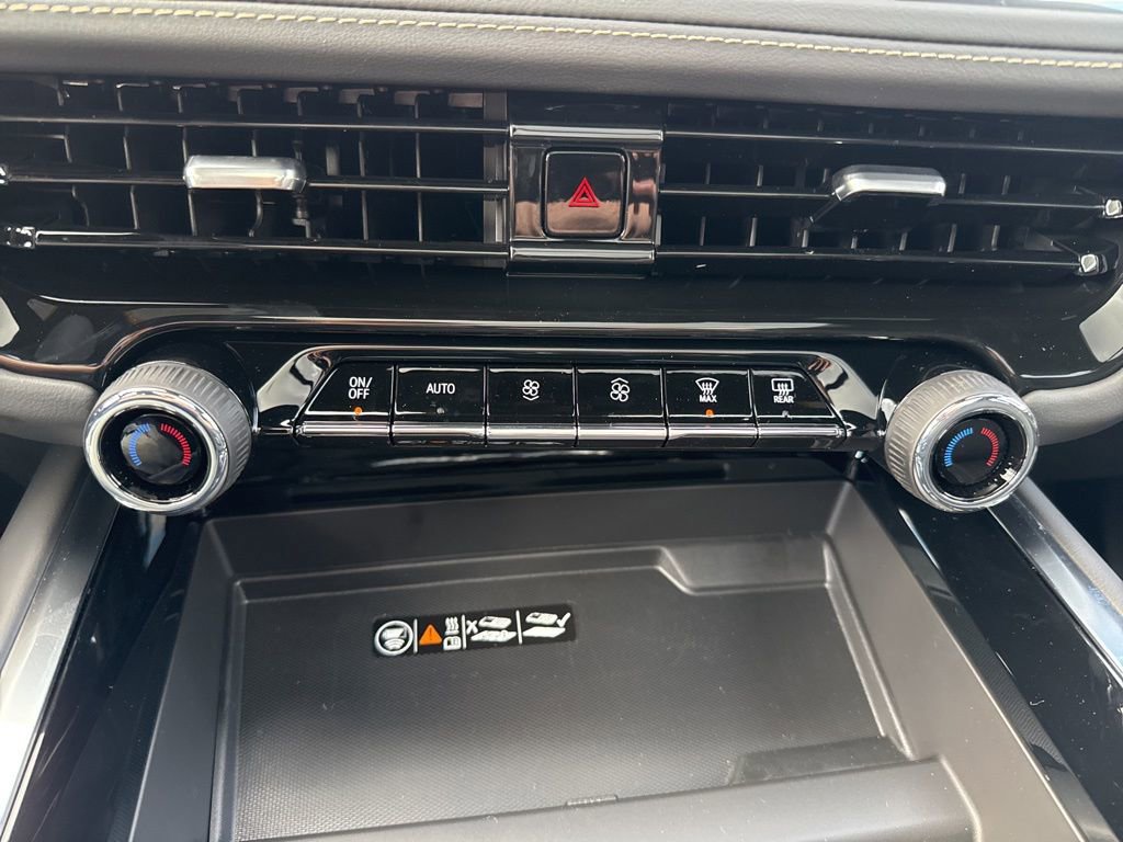 New 2026 Chevrolet Suburban Premier image 23