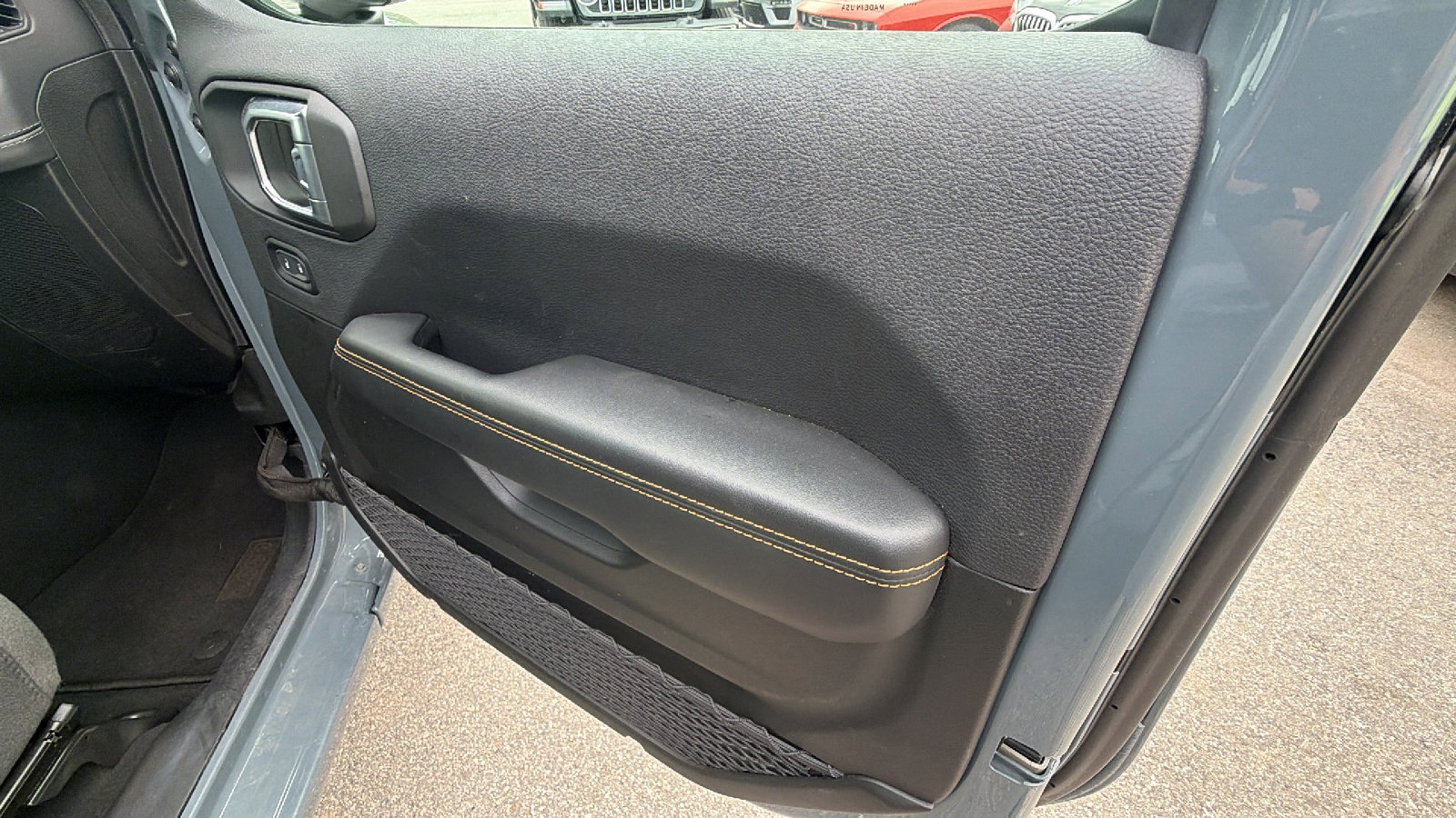 Used 2025 Jeep Wrangler Sahara w/ Safety Group image 18