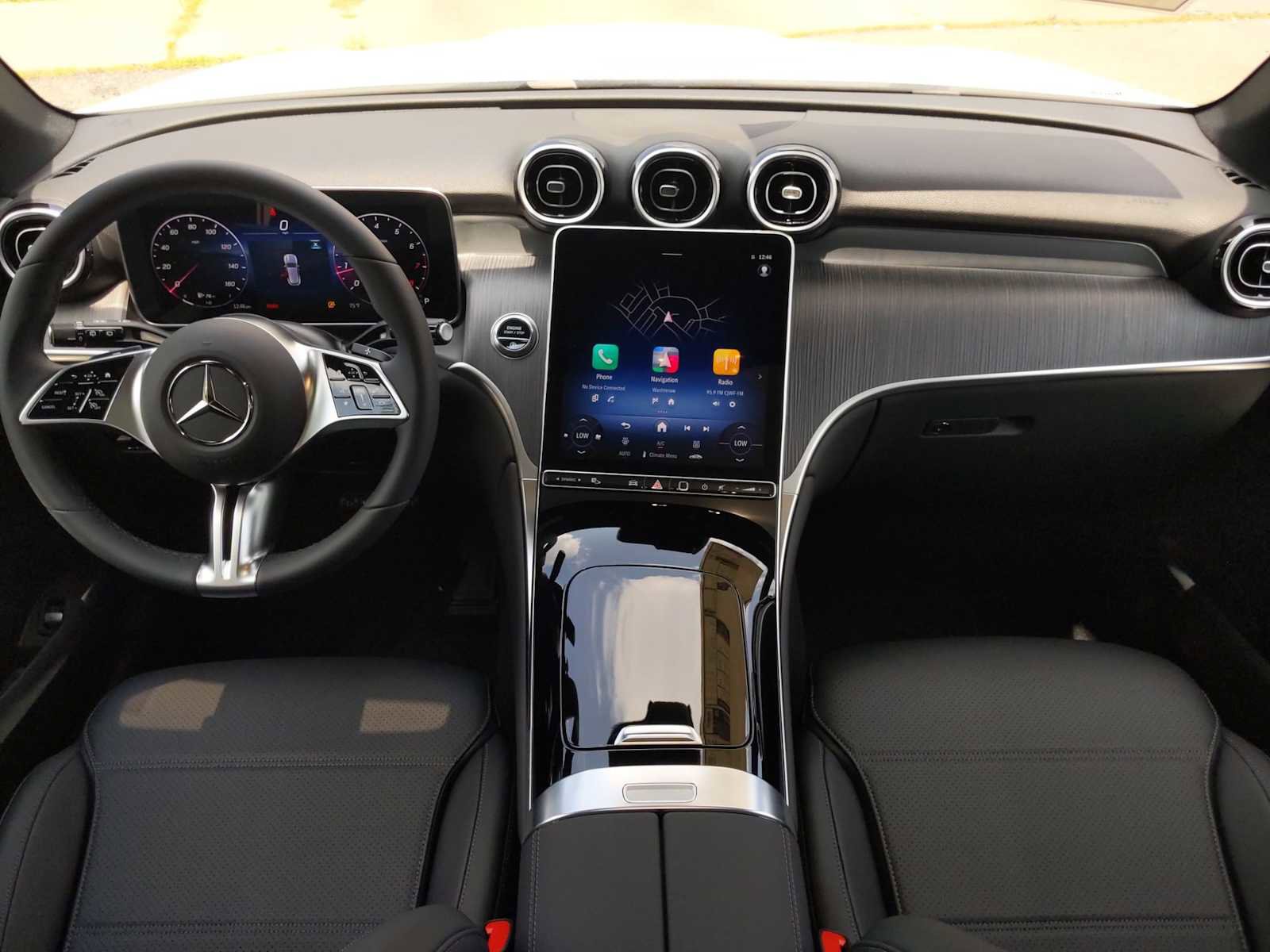 Used 2025 Mercedes-Benz GLC 300 4MATIC image 15