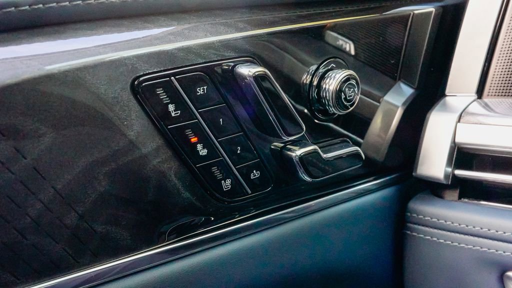 New 2025 Cadillac Escalade IQ Sport 2 image 18