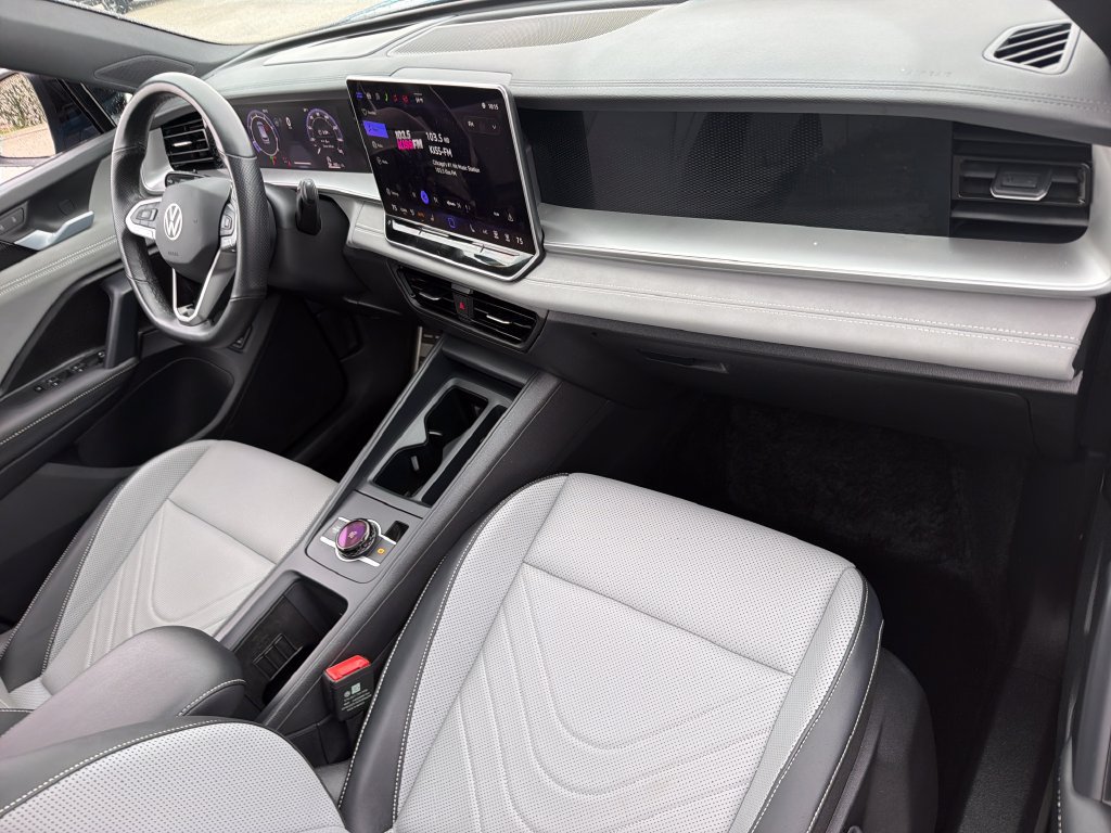 Certified 2026 Volkswagen Tiguan SE R-Line AWD/4WD image 26