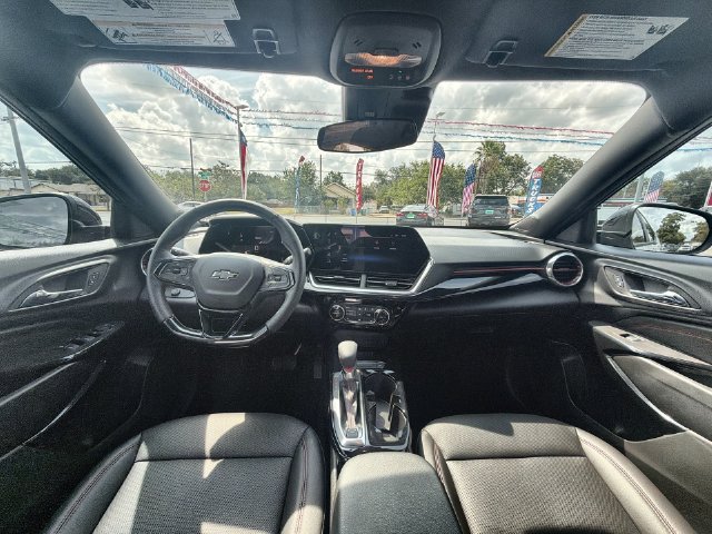 Used 2025 Chevrolet Trax RS w/ Driver Confidence Package FWD image 19