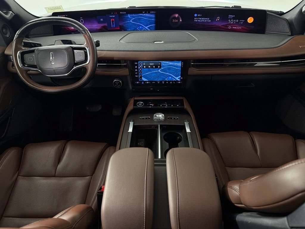 Used 2025 Lincoln Navigator Reserve AWD/4WD image 12
