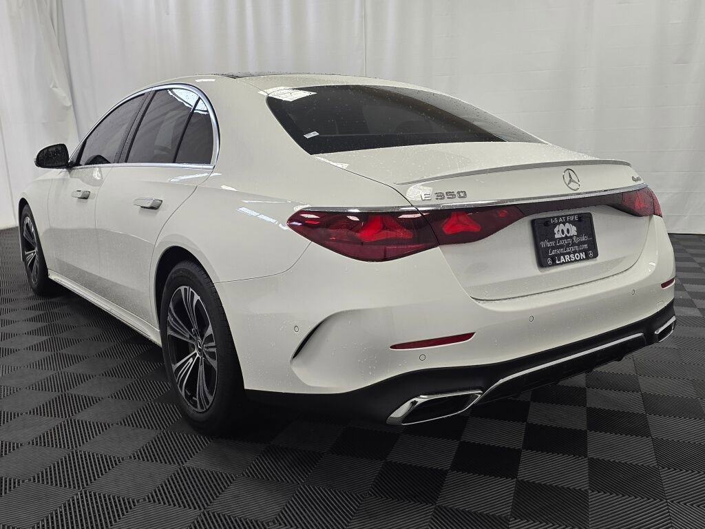 Used 2024 Mercedes-Benz E 350 4MATIC Sedan image 4