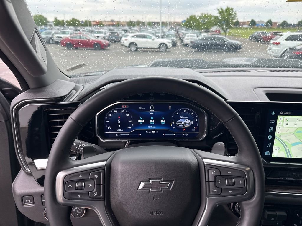 Used 2025 Chevrolet Silverado 1500 LT Trail Boss w/ Convenience Package II AWD/4WD image 9