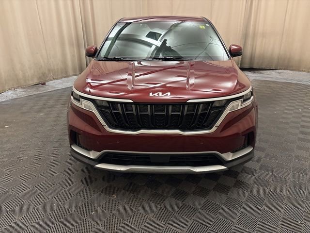 Used 2024 Kia Carnival EX image 2