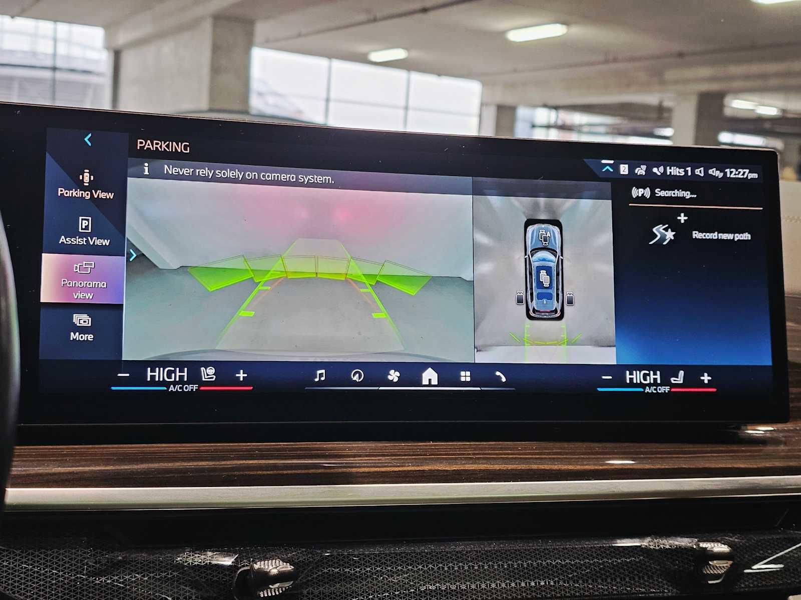 Used 2024 BMW X7 xDrive40i w/ M Sport Package image 15