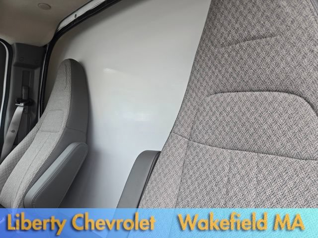 Used 2024 Chevrolet Express 4500 w/ Power Convenience Package RWD image 18