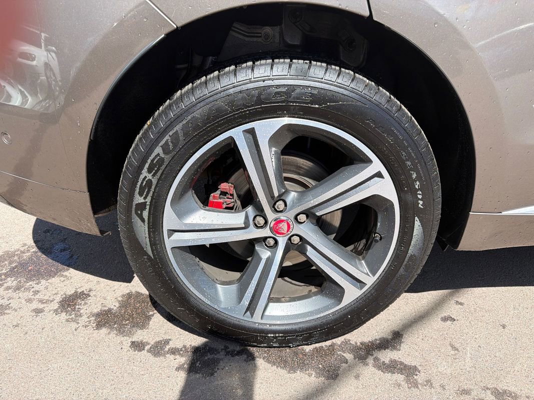 Used 2017 Jaguar F-PACE S AWD/4WD image 9