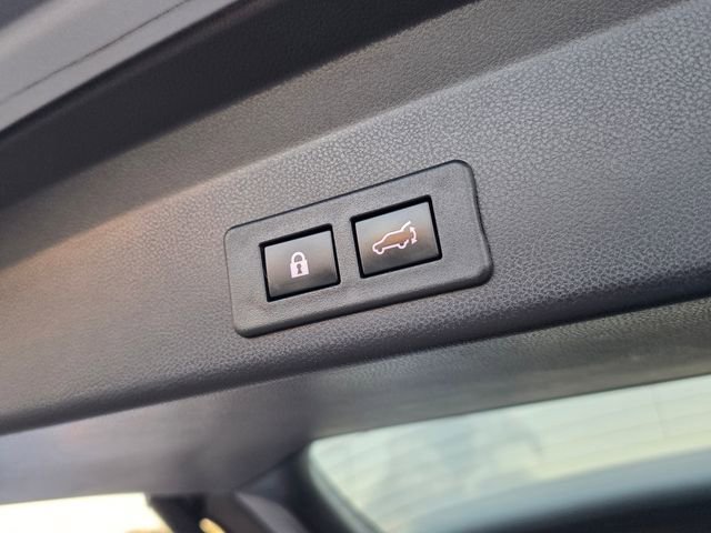 Certified 2022 Subaru Ascent Premium w/ Convenience Package image 12