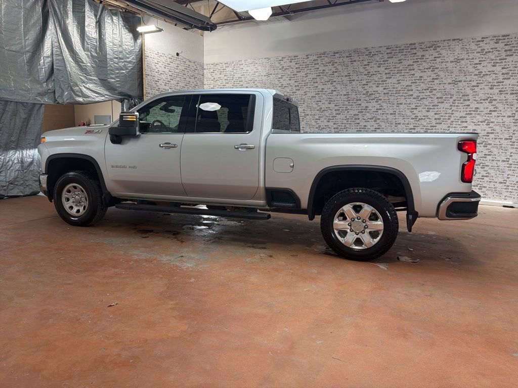 Used 2021 Chevrolet Silverado 2500 LTZ w/ LTZ Premium Package image 4