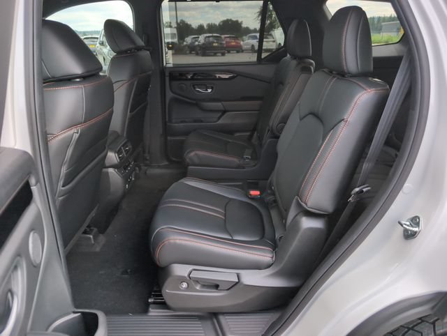 New 2026 Honda Pilot TrailSport image 17