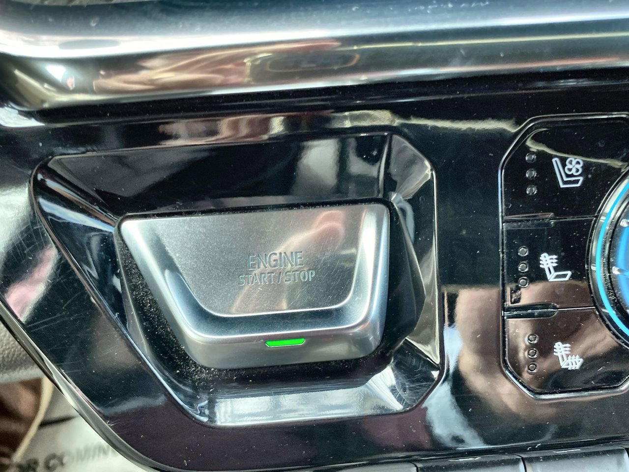 Certified 2025 GMC Sierra 1500 Denali w/ Denali Reserve Package AWD/4WD image 17