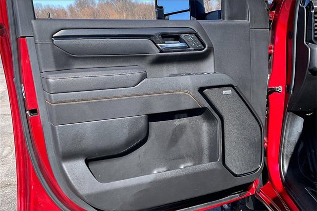 Used 2025 GMC Sierra 3500 AT4 w/ AT4 Premium Plus Package image 21