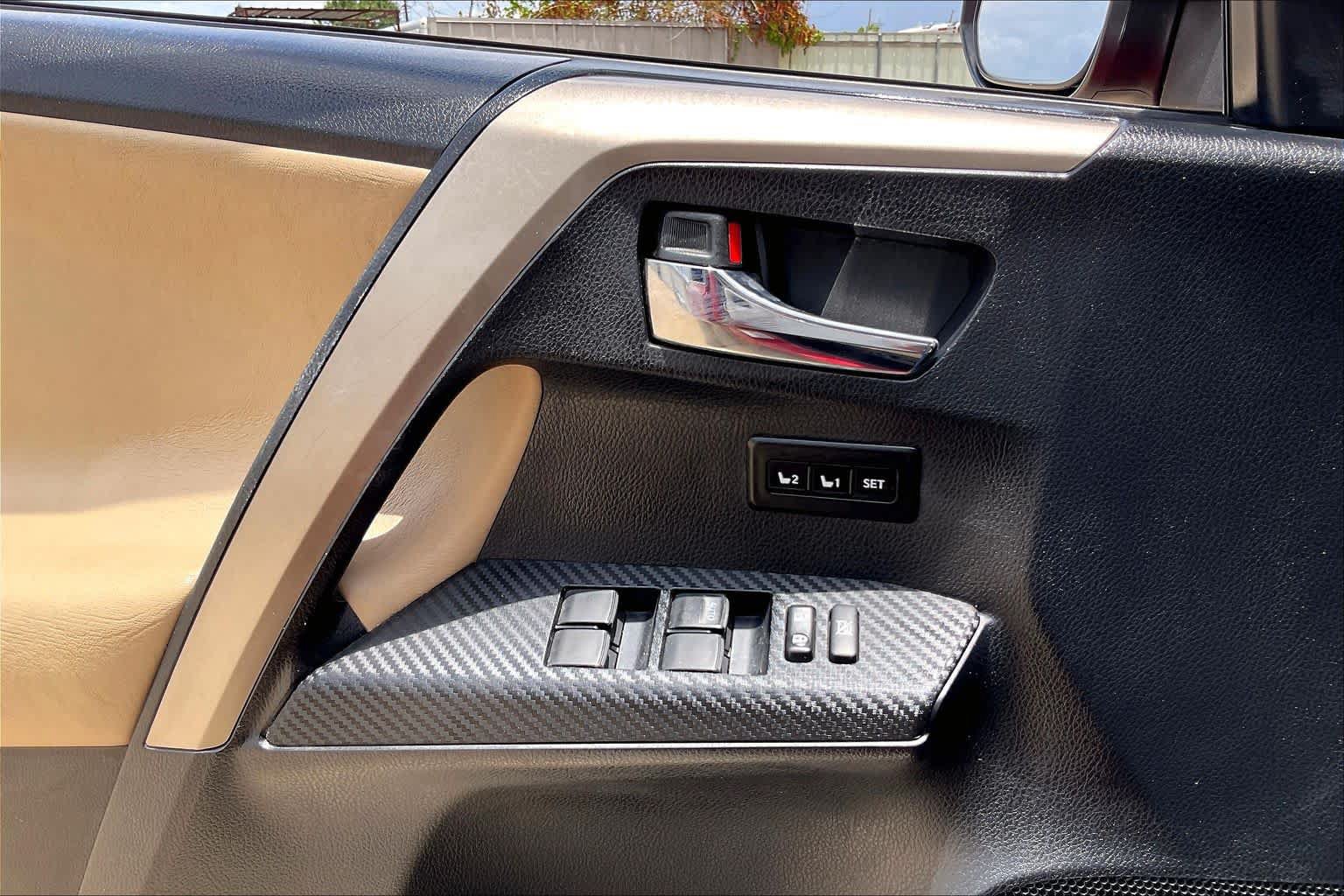 Used 2015 Toyota RAV4 Limited w/ Technology Package FWD image 34