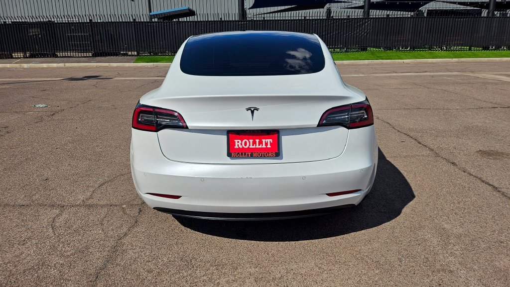 Used 2022 Tesla Model 3 Standard Range RWD image 9