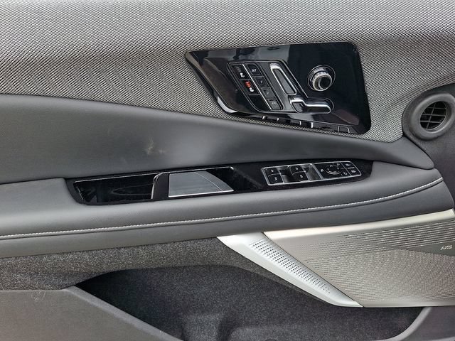New 2027 Cadillac Optiq Luxury w/ LPO, Floor Liner Package AWD/4WD image 8