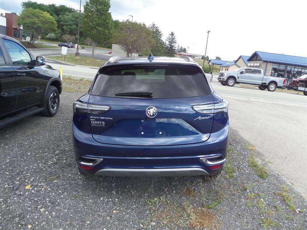 Used 2022 Buick Envision Avenir w/ Technology Package II image 5