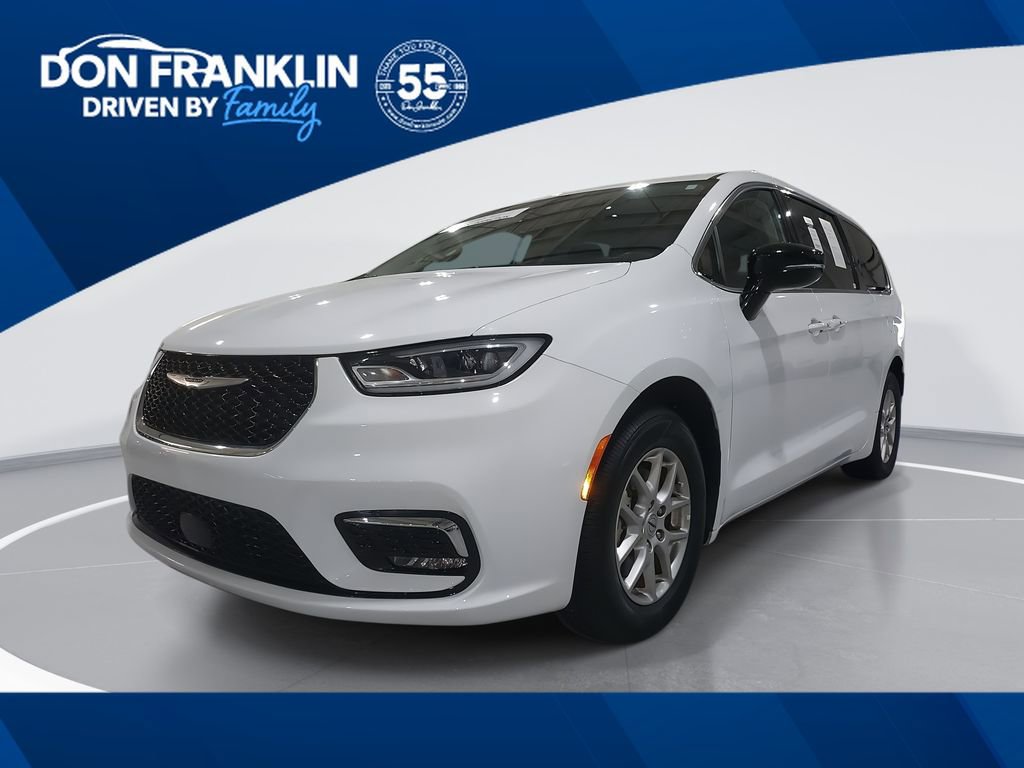 Used 2024 Chrysler Pacifica Touring-L