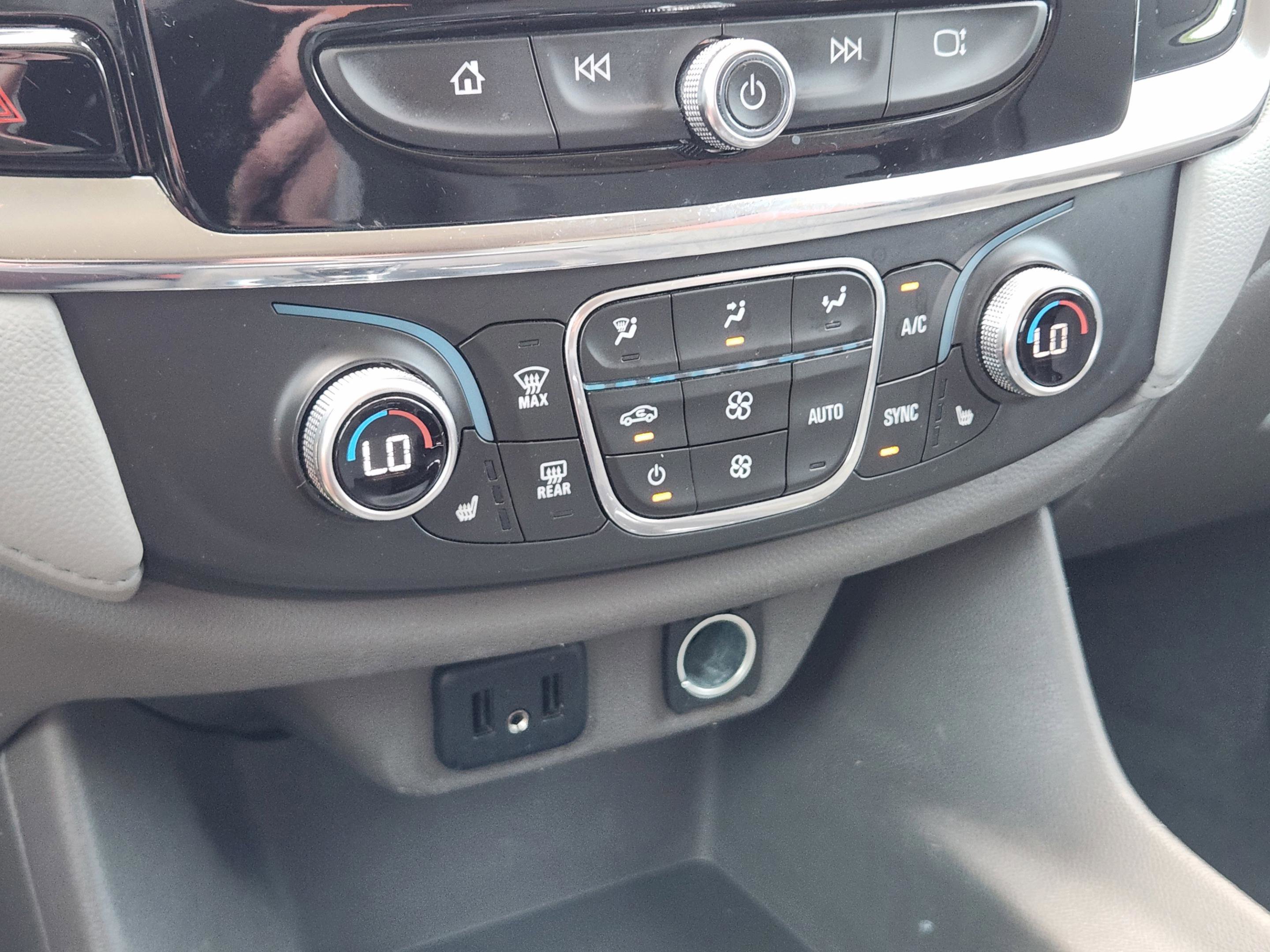 Used 2018 Chevrolet Traverse LT FWD image 12