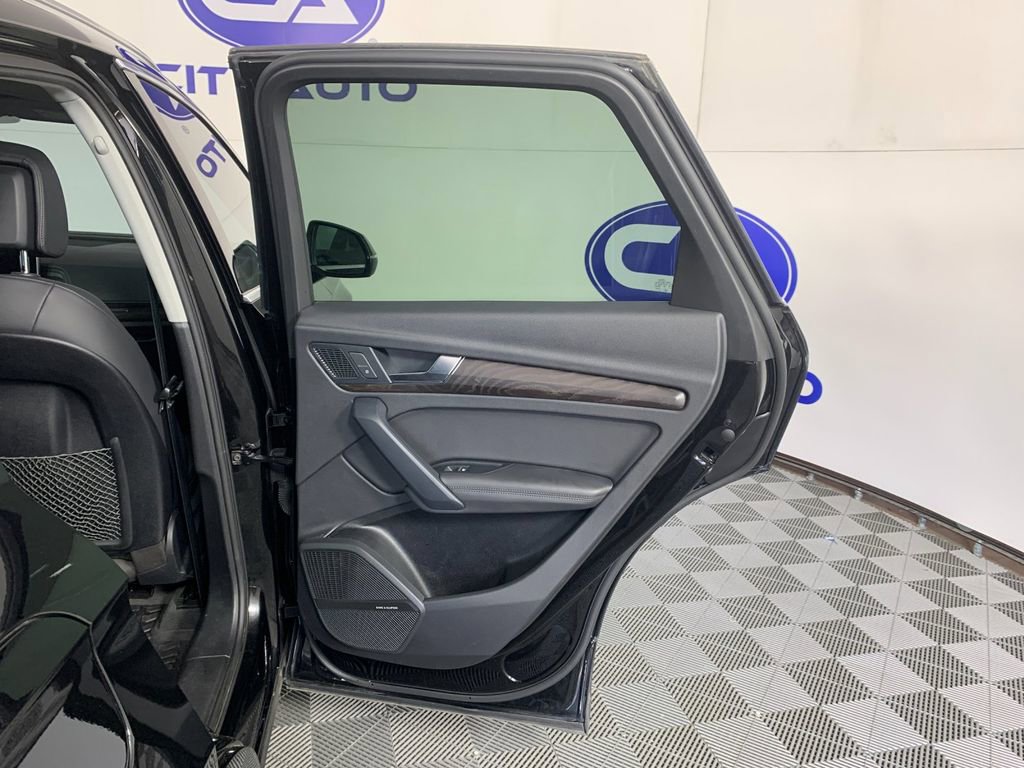 Used 2020 Audi Q5 e Premium Plus image 37