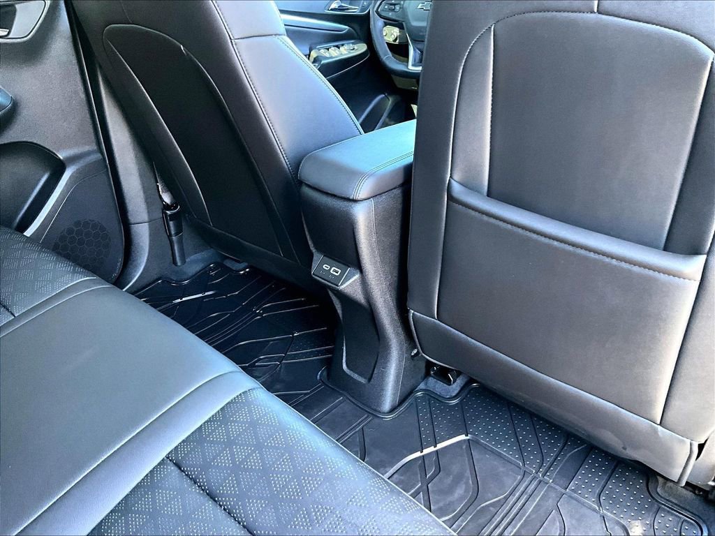 Certified 2023 Chevrolet Bolt EUV LT w/ Convenience Package image 17