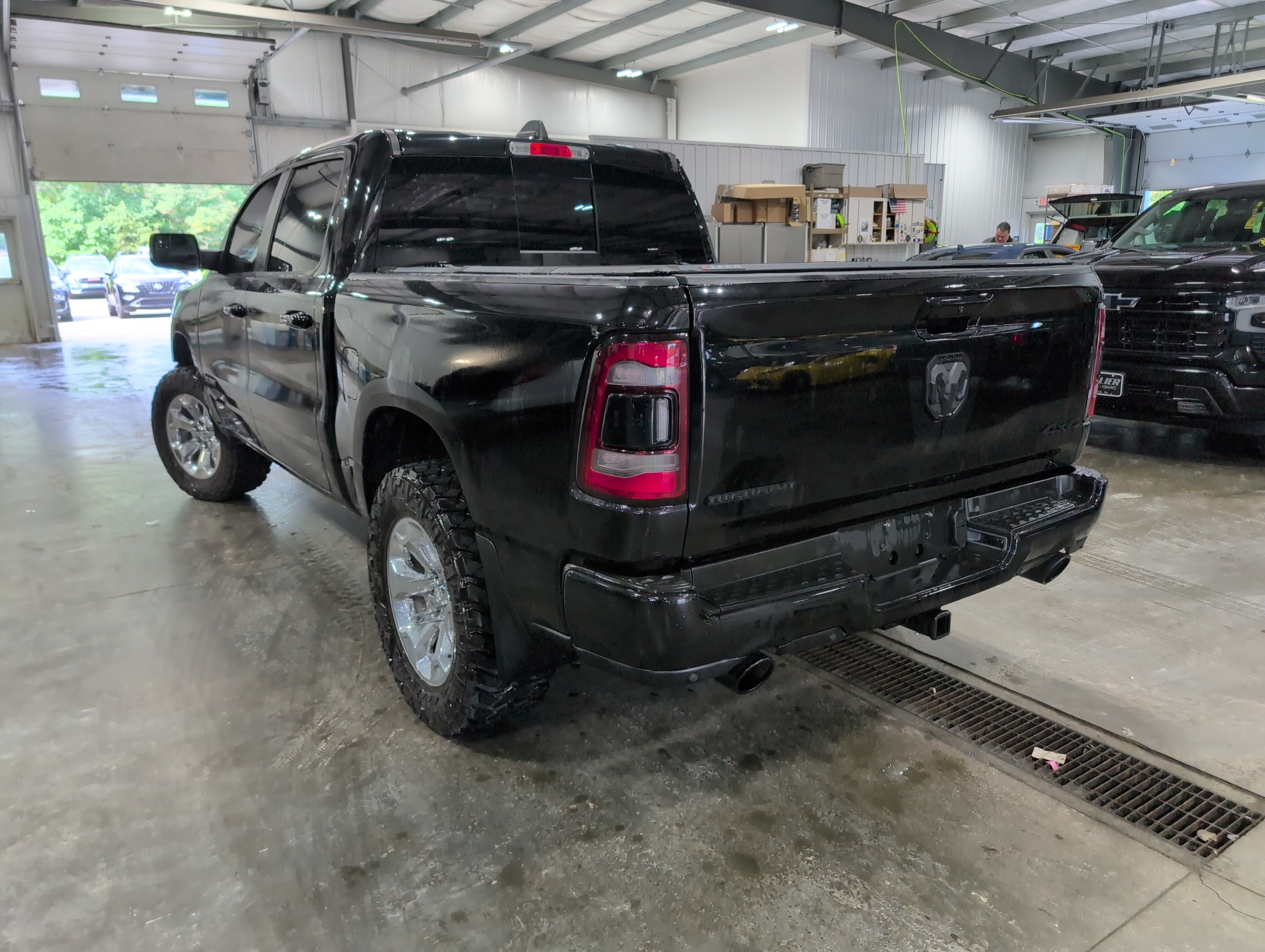 Used 2021 RAM 1500 Big Horn AWD/4WD image 4