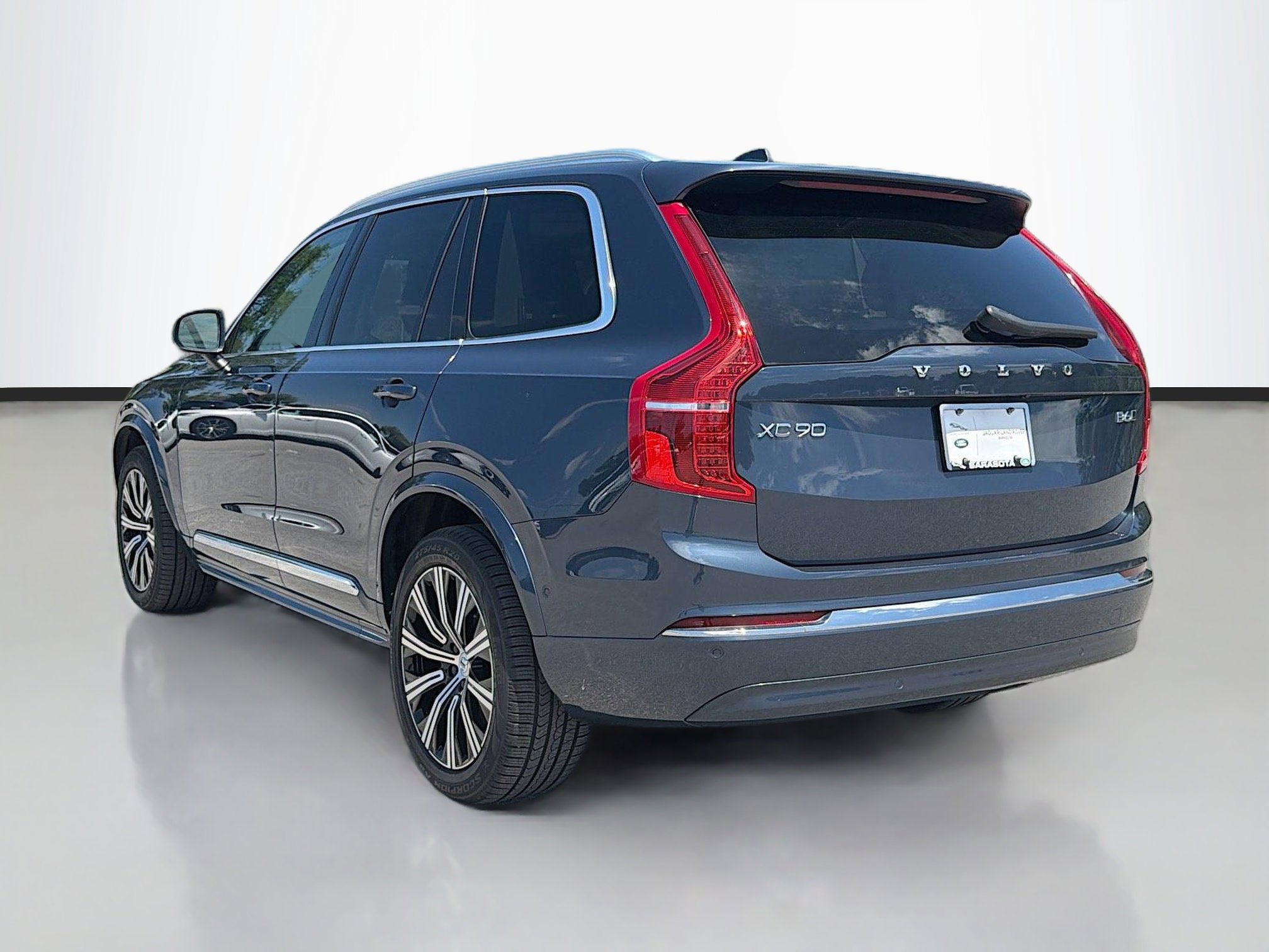 Used 2023 Volvo XC90 B6 Plus AWD/4WD image 3