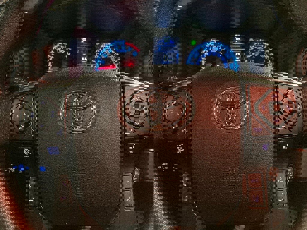 Certified 2022 Toyota Tacoma SR image 17