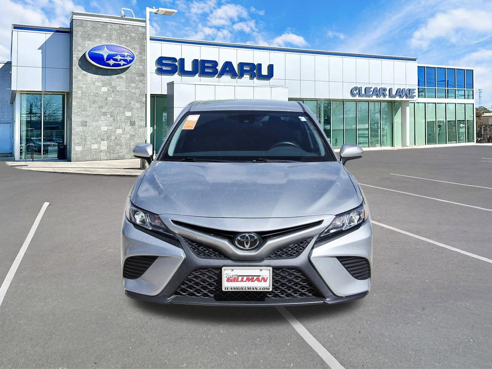 Used 2020 Toyota Camry SE image 2