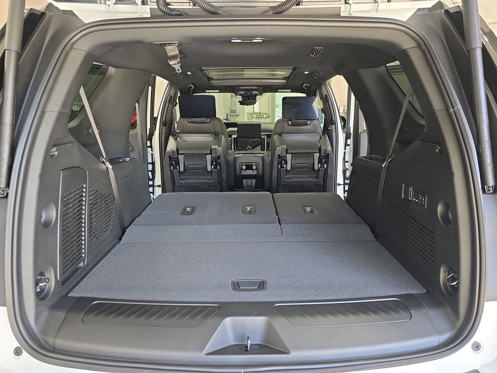 New 2026 GMC Yukon Elevation w/ Elevation Premium Package AWD/4WD image 15