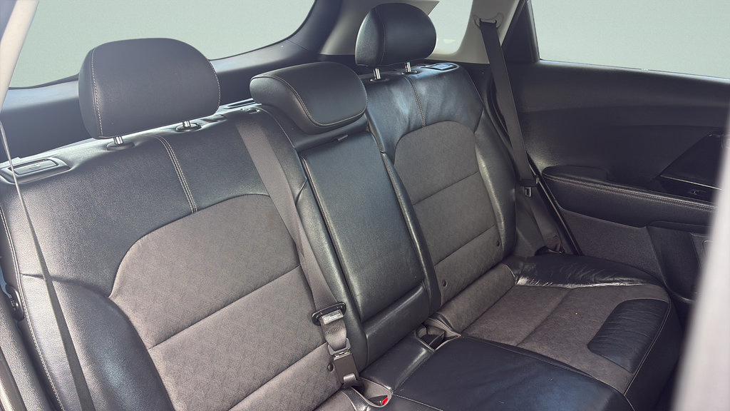 Used 2019 Kia Niro S Touring FWD image 18
