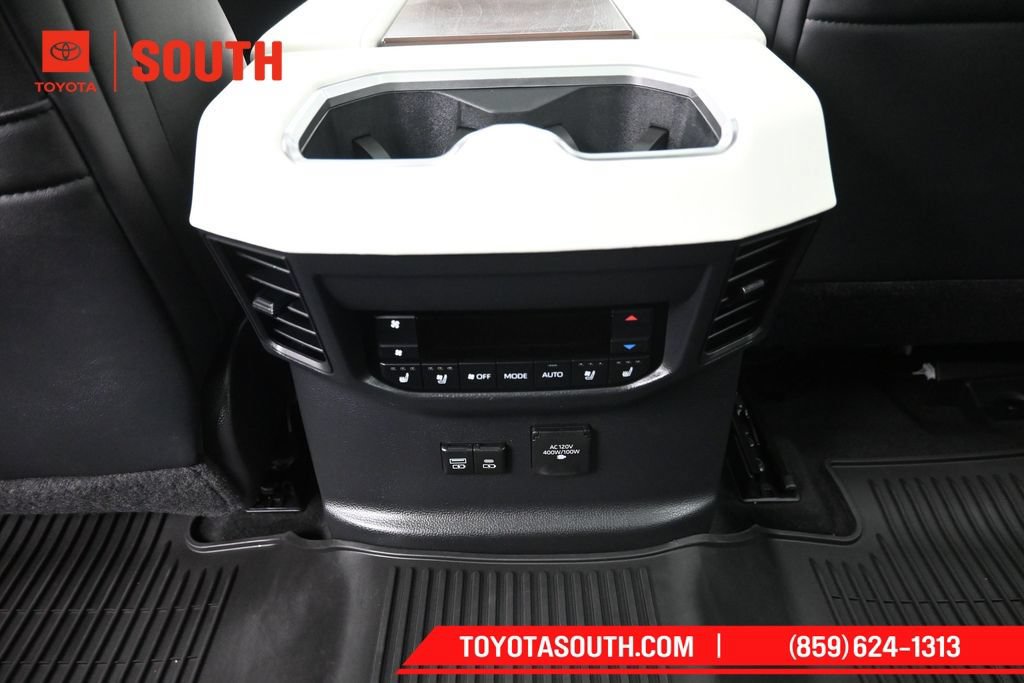 Used 2024 Toyota Sequoia Capstone AWD/4WD image 31