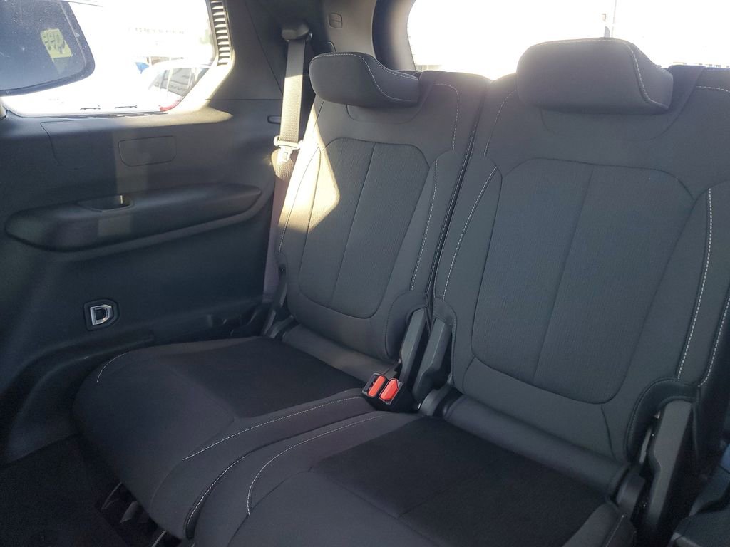 Used 2024 Jeep Grand Cherokee L Laredo w/ Trailer Tow Package image 20