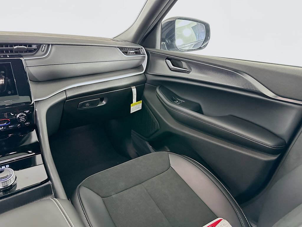 New 2025 Jeep Grand Cherokee L Altitude image 31