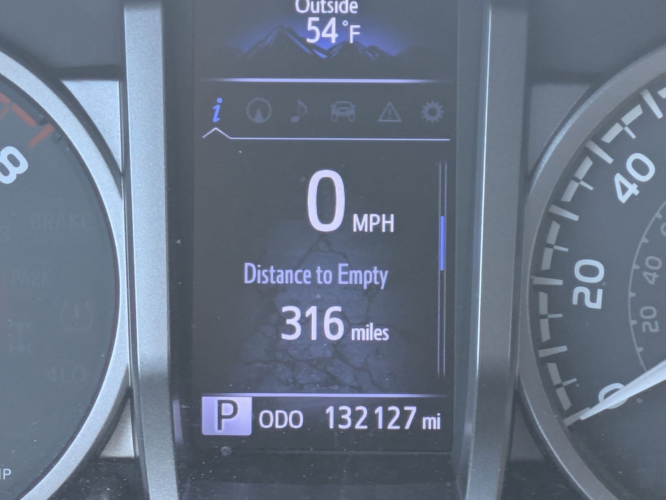 Used 2016 Toyota Tacoma Limited w/ Towing Package image 20