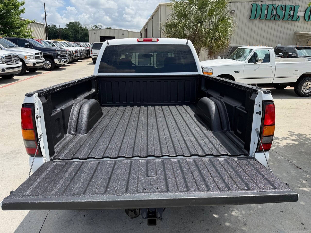 Used 2006 GMC Sierra 2500 SLE w/ Heavy-Duty Power Package AWD/4WD image 17