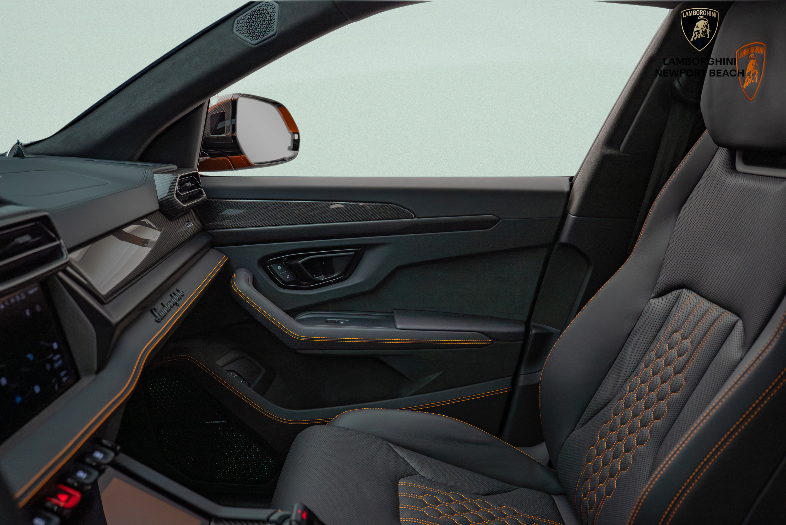 Used 2025 Lamborghini Urus S AWD/4WD image 25