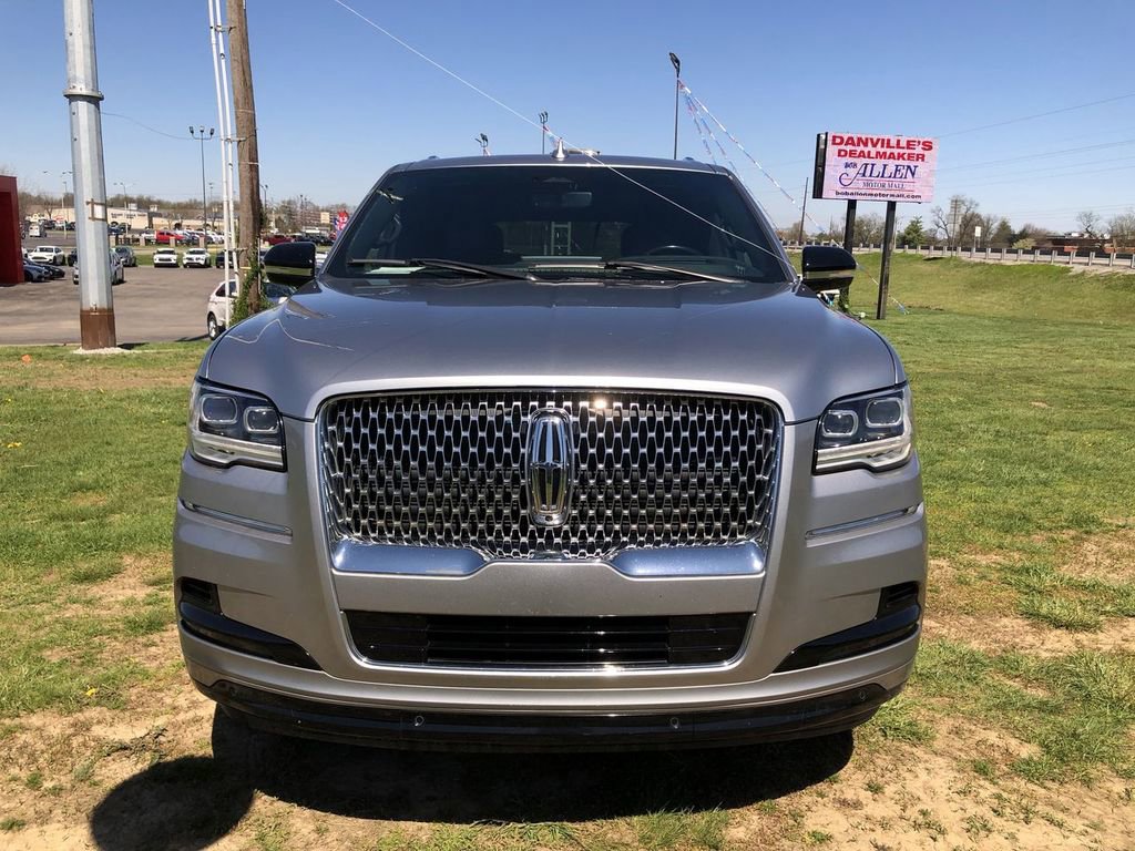 Used 2023 Lincoln Navigator Reserve AWD/4WD image 8