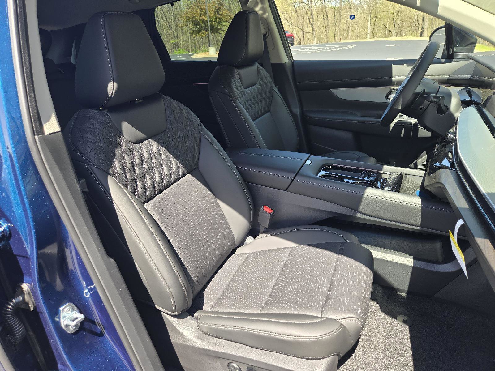 New 2026 Nissan Murano Platinum w/ Cargo Package AWD/4WD image 12