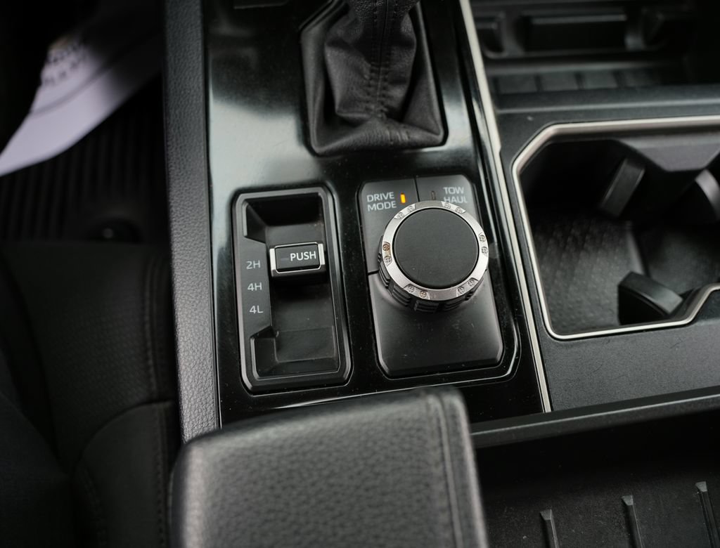 Used 2022 Toyota Tundra SR5 AWD/4WD image 15