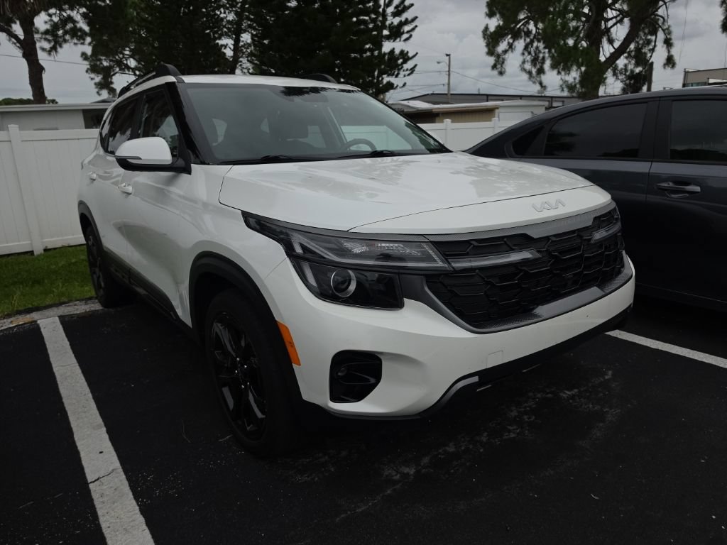 Certified 2024 Kia Seltos X-Line AWD/4WD image 3