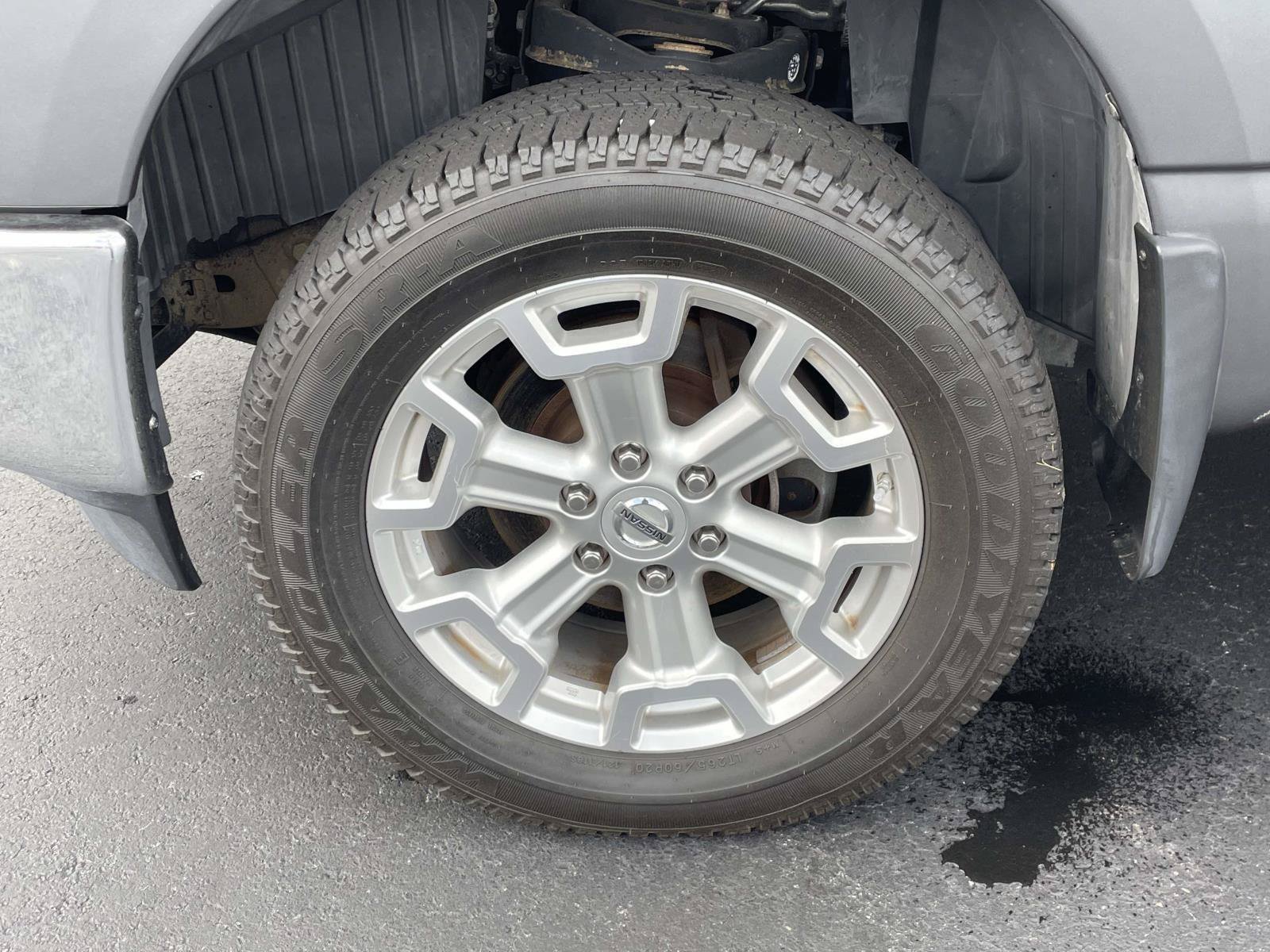 Used 2016 Nissan Titan SV AWD/4WD image 9