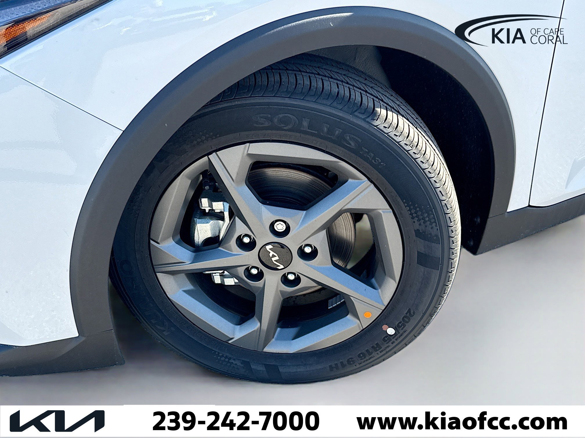 New 2025 Kia K4 LXS image 36