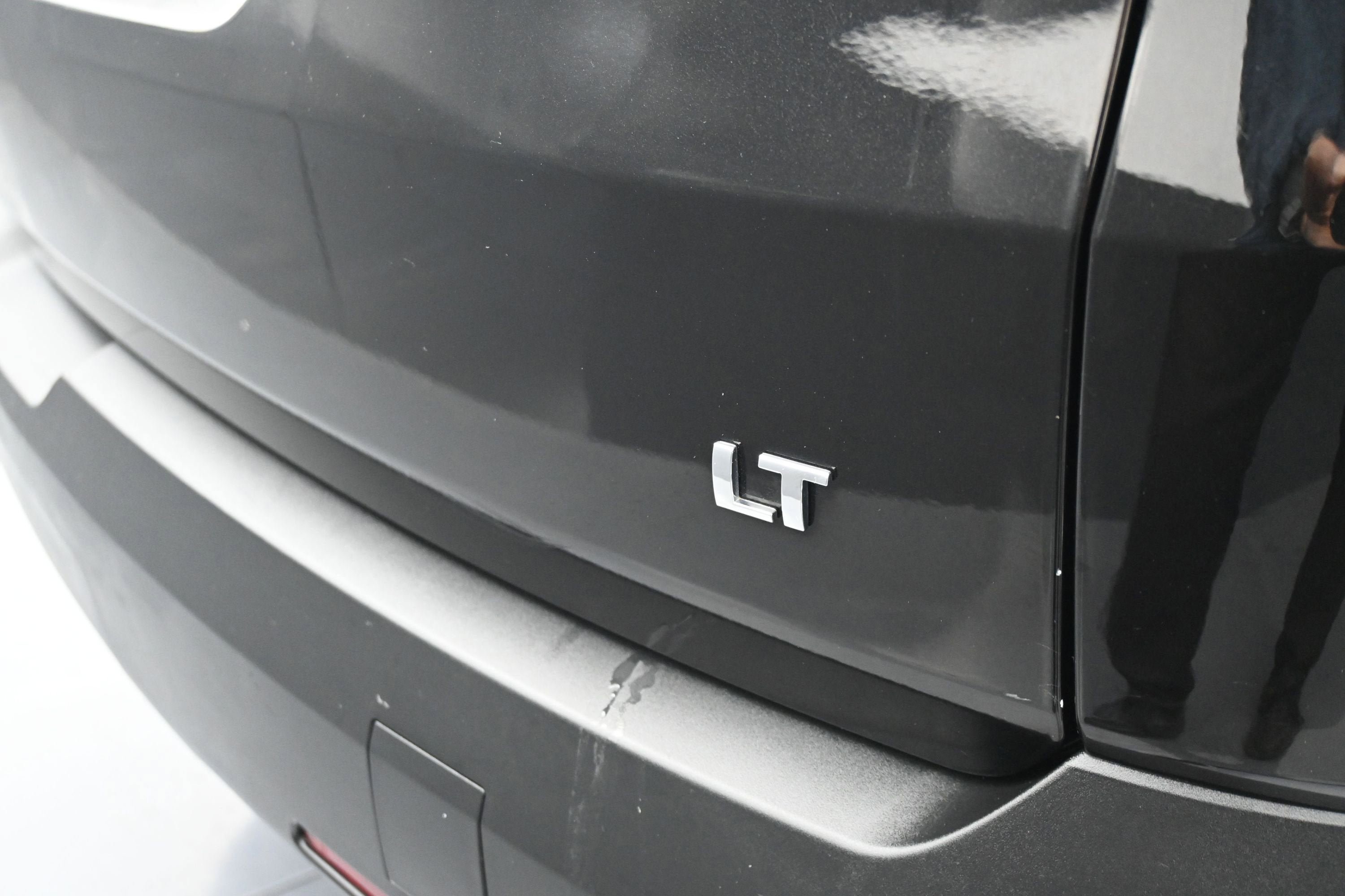 Used 2023 Chevrolet Traverse LT AWD/4WD image 40