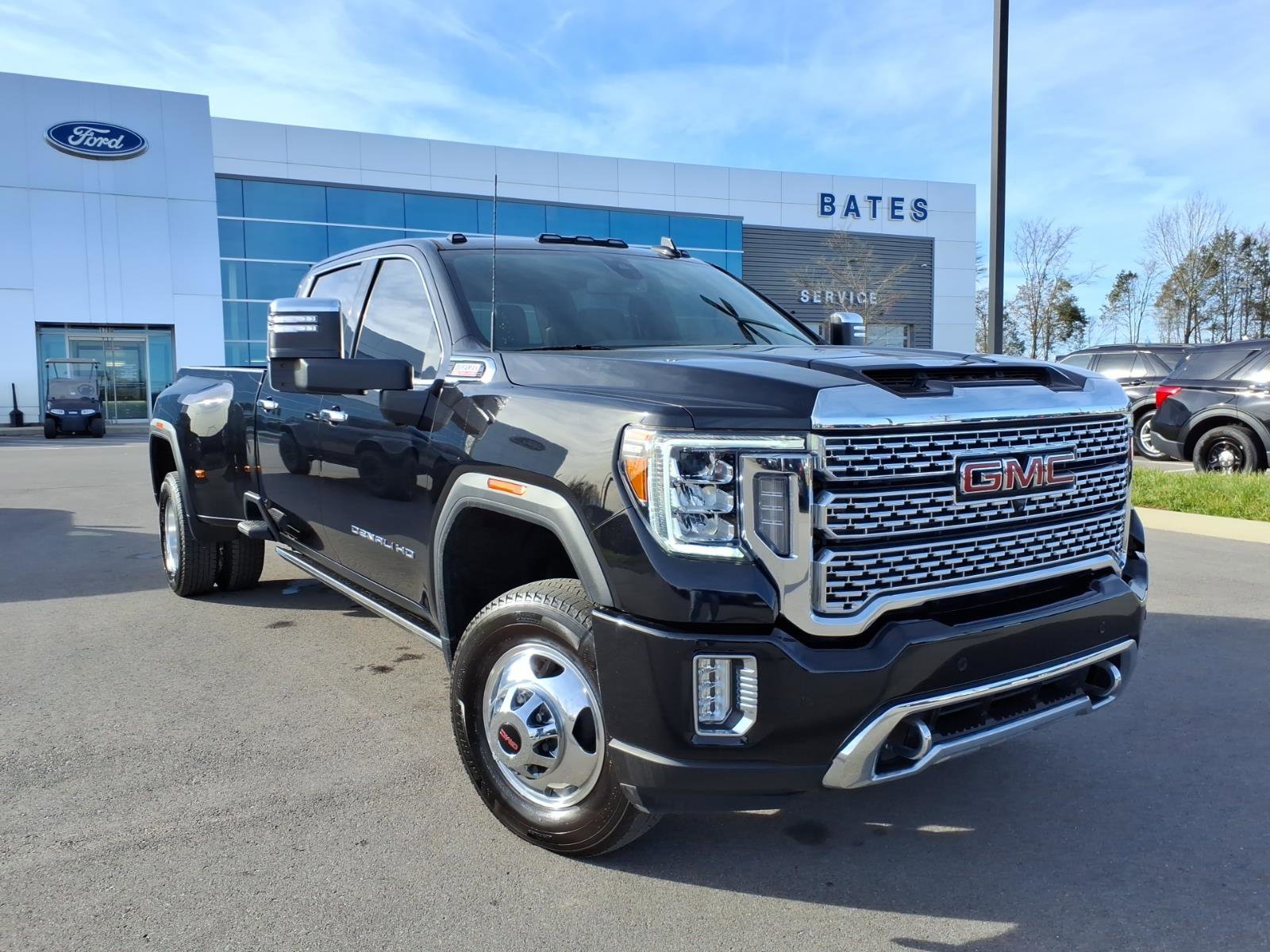Used 2022 GMC Sierra 3500 Denali image 1
