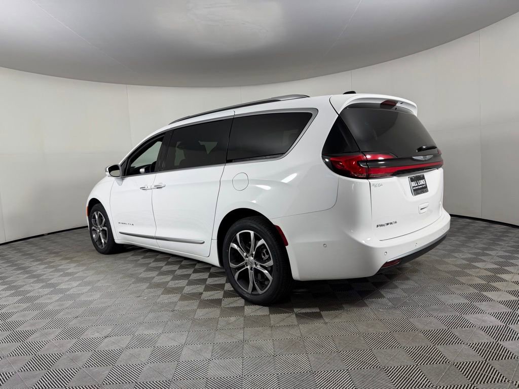 Used 2024 Chrysler Pacifica Pinnacle image 8