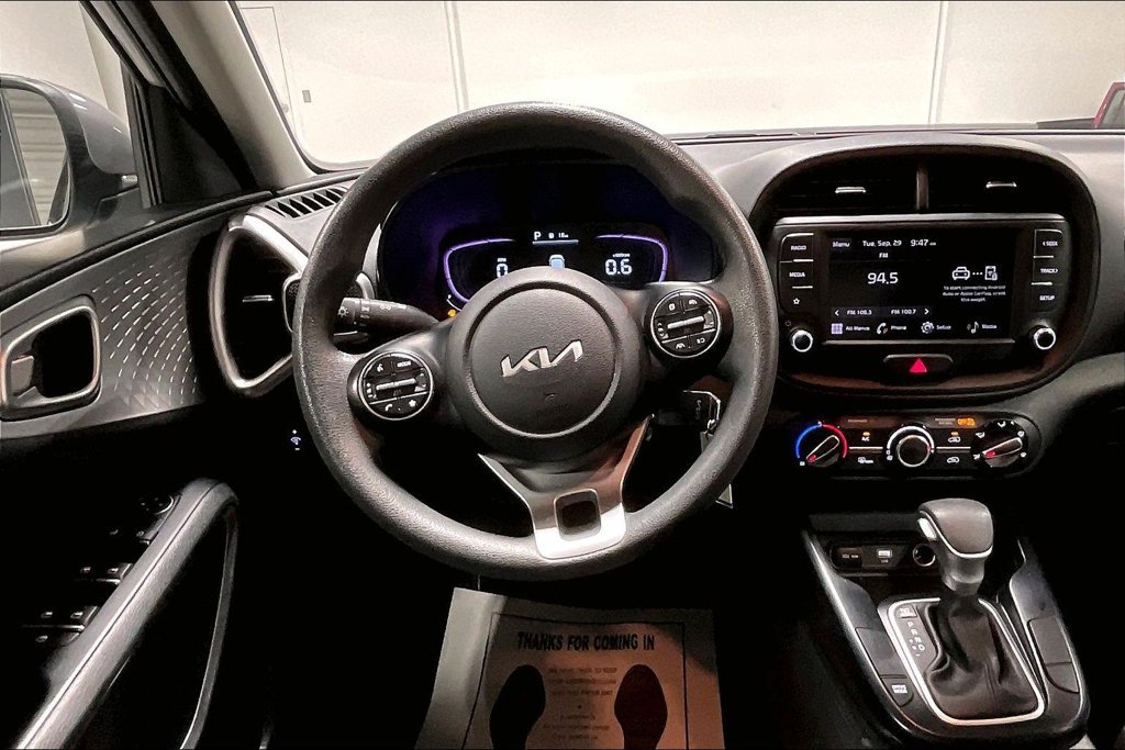 Used 2025 Kia Soul LX w/ LX Technology Package FWD image 6