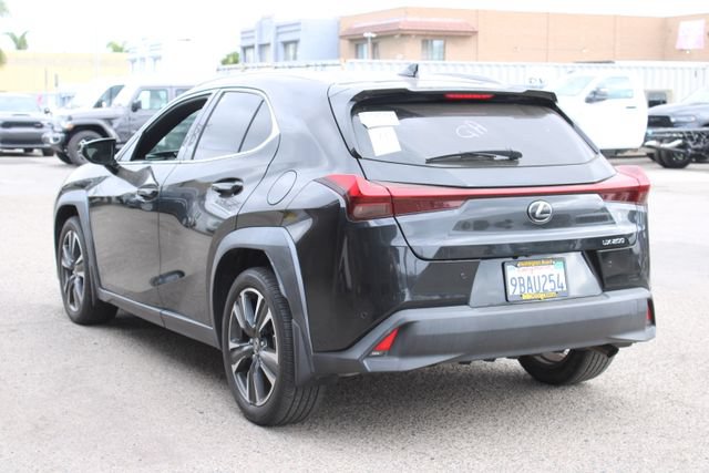 Used 2022 Lexus UX 200 w/ Accessory Package (Z1) FWD image 3