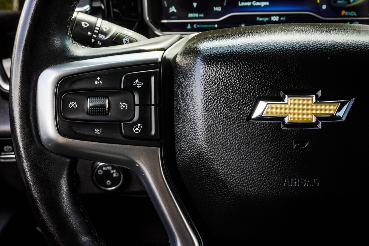 Used 2023 Chevrolet Silverado 1500 LT AWD/4WD image 29